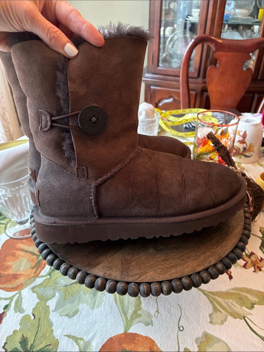 Ugg Bailey Leather/Sheepskin Button Boots in Chocolate Size 7 - Picture 5 of 12